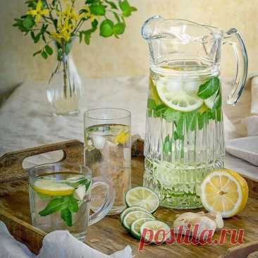 Потребление жидкости и вес. Как научиться #пить?
Но как связаны #потребление_жидкости и #вес?