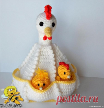 Курочка пасхальная крючком. МК | Вязаные игрушки. Мастер-классы, схемы, описание. Курочка с 6 карманами для яиц Материал: Пряжа 50 г желтого цвета, остатки пряжи красной, оранжевого, «травки» 2 искусственных глаза (2,5cm), Крючок Nr. 3 + 3,5 Наполнитель синтепон Вязание: столбики без накида, ст.с накидом шишечка = 1 шишечка из 4 петель 1 накид на крючок, вводят крючок...