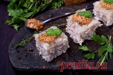 В день можно съесть не больше 250 грамм холодца Традиционное «зимнее» мясное блюдо — холодец — принесет пользу здоровью, если употреблять его правильно, отметила в разговоре с aif.ru диетолог, нутрициолог Софья Кованова.