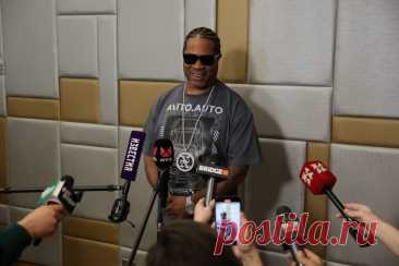 Американский рэп-артист Xzibit, получивший мировую известность как ведущий передачи «Тачка на прокачку» на канале MTV, анонсировал партнёрские отношения с «Авито Авто» в ходе московской пресс-конференции. Исполнитель, ставший культовой фигурой автомобильного мира, сообщил об этом перед своим главным выступлением на фестивале «Уличный драйв» в Лужниках.