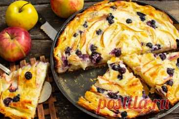 Простой пирог с голубикой и яблоками — Ботаничка
