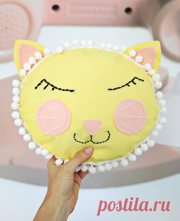 Шьем подушку-котенка для детской комнаты — BurdaStyle.ru