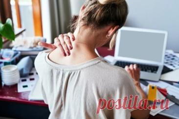 3 упражнения для снятия напряжения в шее Три упражнения помогут снять напряжение в шее и плечах, вызванное длительной сидячей работой в офисе. Об этом «Газете.Ru» сообщила фитнес-эксперт Светлана Прокофьева.