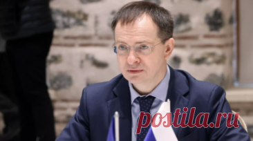 Мединский поддержал возвращение украинским населённым пунктам русских названий. Помощник президента России Владимир Мединский поддержал возвращение исторических русских названий украинским городам на «Яндекс Картах». Читать далее