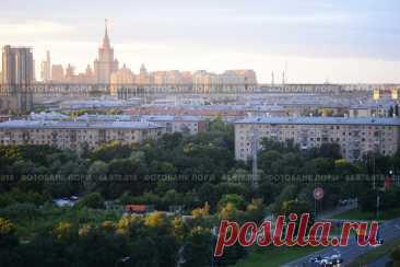 Moscow city view from above, urban landscape (2013 год) Редакционное фото, фотограф Ilaronsia / Фотобанк Лори
