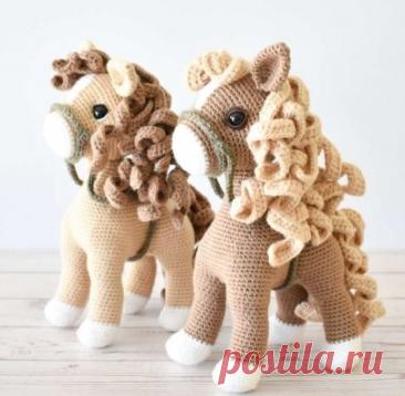 Кудрявая лошадка Кудрявая лошадкаНабейте ее холофайбером.