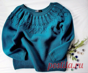 Красивый джемпер спицами Описание от @liudmila_knitting_Спасибо авторуНабрать 120 петель (120 : 4 = 30 зубцов).На каждую линию реглана приходится 4 петли (1 зубец).На полочку и спинку- по 8 зубцов (32 петли), 4 зубца - на линии реглана, по 5 зубцов (20 петель) на каждый рукав.Обозначьте цветной нитью 4 петли на...