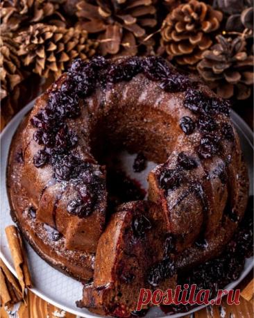 Шоколадно-вишневый кекс Ингредиенты (на форму диаметром 30 см):
Вишня — 500 гМука — 250 гСахар — 250 гРастопленное сливочное масло — 240 гЯйца — 6 шт.Мелко нарубленный шоколад — 150 гКакао-порошок — 5 ст. л.Кукурузный крахмал — 2 ст. л.Разрыхлитель — 3 ч....