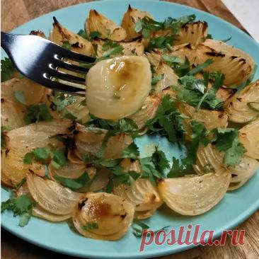 Почти никто не знает, что из лука можно приготовить такую вкусноту. Улетает за минуту, остыть не успевает