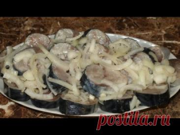 Маринованная СКУМБРИЯ с ЛУКОМ Скумбрия - 3шт.Лук - 3шт.Теплая вода - 300мл.Соль - 3ч.л.Сахар - 3ч.л.Яблочный уксус - 3ст.л.Растительное масло - 3ст.л.Черный перец горошком - 10-12шт.Кориандр, зерновая горчица - 1ч.л.