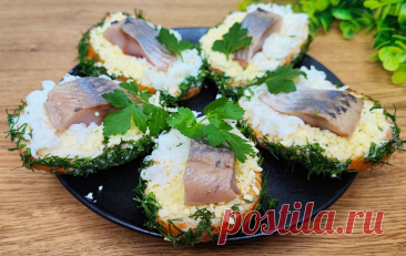 Готовлю такие бутерброды «купеческие» на новогодний стол: очень вкусные и всегда одни из первых уходят со стола | Карамелька | Дзен