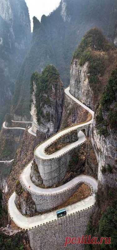 Tianmen Mountain, China  |  Pinterest: инструмент для поиска и хранения интересных идей