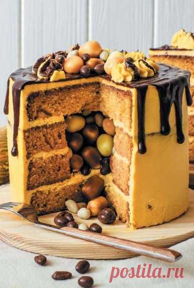 Тыквенно-апельсиновый торт с сюрпризом - Это со вкусом! Перед вами оригинальный торт, где вкусовая нота апельсина сочетается с нотой тыквы и усиливается шоколадом. Торт с сюрпризом внутри