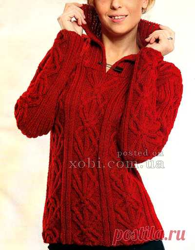 красный пуловер с рельефным узором