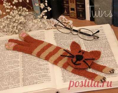 Twins' Knitting Pattern MiniShop: Cat Bookmark - knitting pattern (in English)