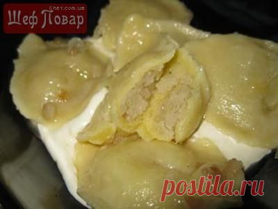 Вареники с сырой картошкой, луком и салом