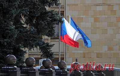 Глава МИД Чехии предложил пригласить Финляндию и Швецию в "Бухарестскую девятку". По мнению Яна Липавского, эти страны разделяют озабоченность "Бухарестской девятки" в области безопасности