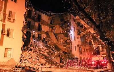 В Астрахани после обрушения части многоэтажного дома ввели региональный режим ЧС. Губернатор региона Игорь Бабушкин отметил, что были приняты все необходимые нормативные документы для обеспечения финансовой поддержки пострадавшим людям