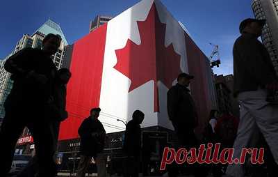 Канада ввела санкции против российских деятелей культуры. Под ограничения в том числе подпали актер Иван Охлобыстин, режиссер Никита Михалков, певец Филипп Киркоров, рэпер Тимати, певец Шаман, певицы Юлия Чичерина и Валерия