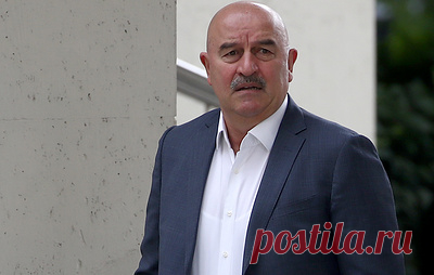 Черчесов рассказал о непоследовательности судейских решений в РПЛ. Главный тренер "Ахмата" отметил, что старается воздерживаться от критики судейства