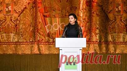 Симоньян рассказала о том, как на RT относятся к борьбе Запада против телеканала. Главред RT Маргарита Симоньян в ходе выступления в Большом театре рассказала о том, как на RT относятся к борьбе Запада против телеканала. Читать далее