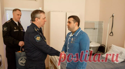 Замминистра обороны Садовенко вручил госнаграды военным в госпитале. Заместитель министра обороны Российской Федерации генерал-полковник Юрий Садовенко вручил награды участникам СВО в филиале ЦВКГ им. Вишневского. Читать далее