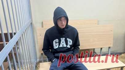 В Екатеринбурге вынесли приговор избившему фельдшера жителю. В Екатеринбурге вынесли приговор 21-летнему жителю, который в состоянии алкогольного опьянения напал на фельдшера, приехавшего к нему на вызов, в феврале 2025 года. Читать далее