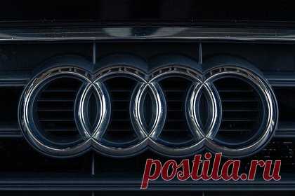 Неизвестные с молотками напали на водителя Audi в пробке в Москве. В Юго-Восточном административном округе Москвы объявили план «Перехват» из-за нападения мужчин с молотками на водителя Audi в пробке на Волжском бульваре. Неизвестные подошли к машине потерпевшего, разбили в ней стекла, испортили кузов и выстрелили водителю в ногу. Также они попытались вытащить что-то из автомобиля.