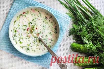 Россиянам рассказали о пользе окрошки. Диетолог Алексей Кабанов рассказал, чем именно полезна окрошка. По его словам, популярный у россиян холодный летний суп — кладезь витаминов, которые помогают формировать иммунитет, защищают клетки организма от старения, способствуют нормализации пищеварения и даже снижают риск развития рака.