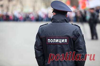 Российского начальника уголовного розыска обвинили в хищении имущества. В Башкортостане перед судом предстанут начальник уголовного розыска и оперуполномоченный ОМВД России по Мелеузовскому району и двое их сообщников по обвинению в хищении изъятого у частной фирмы имущества на сумму более 1,4 миллиона рублей. Они не признают своей вины.
