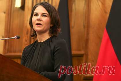 Глава МИД Германии заявила об усилении мер по предотвращению кризиса на Украине. В Германии решили усилить меры по предотвращению кризиса на Украине. Об этом заявила министр иностранных дел ФРГ Анналена Бербок. «В настоящий момент в министерстве иностранных дел проходит совещание с соответствующими ведомствами и органами безопасности для реализации этих решений», — сказала она.