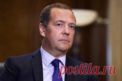 Медведев порассуждал о судьбе ООН в случае реформирования ее Совбеза. ООН в случае реформирования ее Совбеза может постичь судьба Лиги Нации, которая в итоге была распущена, заявил Дмитрий Медведев. Политик обратил внимание, что представители США выступили за некие «компромиссы в реформировании» Совбеза ООН, а также за отказ от сохранения «статус-кво».