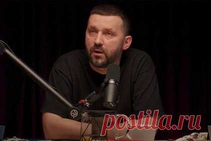 Уехавший из России популярный комик усомнился в возможности вернуться. Популярный стендап-комик Руслан Белый (признан Минюстом России иноагентом), переехавший из России в Испанию, оценил вероятность возвращения в страну. «Я все больше утверждаюсь, что в моей жизни и жизни моей семьи начался долгий новый период», — высказался юморист.