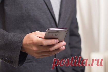 Россиян предупредили о новой мошеннической схеме. Главный эксперт по кибербезопасности «Лаборатории Касперского» Сергей Голованов предупредил россиян о новой мошеннической схеме. По его словам, злоумышленниками используется схема со звонком бухгалтеру компании под видом генерального директора. Мошенник просит срочно перевести ему денежные средства фирмы.
