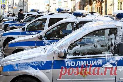20-летняя россиянка родила дома мертвого ребенка и выбросила его в окно. В Санкт-Петербурге 20-летняя девушка родила дома мертвого ребенка и выбросила его в окно. Об этом сообщил источник 78.ru в правоохранительных органах. Тело младенца нашли местные жители во дворе дома на улице Достоевского. Сотрудники правоохранительных органов задержали девушку.