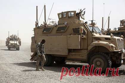 Авиабазу США в Ираке атаковали ударные беспилотники. Авиабаза США Айн-аль-Асад в провинции Анбар на западе Ирака подверглась атаке беспилотников. Об этом агентству AFP сообщил американский военный чиновник. В результате обстрела зафиксированы повреждения инфраструктуры. Кроме того, несколько человек пострадали.