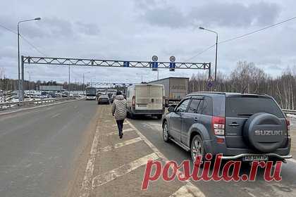 Латвия решила предотвратить торговлю украинцами. Пограничная служба Латвии решила усилить контроль на государственной границе для предотвращения торговли украинцами. Меры иммиграционного контроля усилены для выявления потенциально пострадавших лиц. За прошедшие сутки, 30 марта, пограничники проверили 192 человека и 105 транспортных средств.