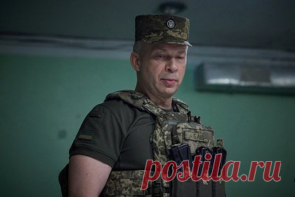 В ВСУ заявили об угрозе наступления на Часов Яр. Командующий сухопутными войсками Вооруженных сил Украины (ВСУ) генерал-полковник Александр Сырский заявил, что есть угроза наступления на подконтрольный Киеву населенный пункт Часов Яр, который расположен в районе Артемовска (украинское название — Бахмут), а также о тяжелых боях на артемовском направлении.