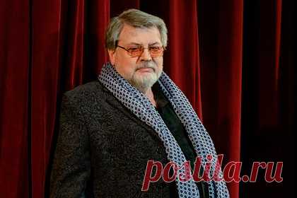 Ширвиндт отпустил пошлую шутку про Госдуму во время ухода из Театра сатиры. Актер и театральный режиссер Александр Ширвиндт встретился с труппой Театра сатиры, пост художественного руководителя которого покидает, обсудив возможность стать президентом заведения. Во время беседы с артистами он отпустил пошлую шутку про Госдуму России и фаршированного гуся.
