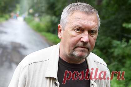 Названы дата и место похорон режиссера Александра Рогожкина. Похороны российского режиссера Александра Рогожкина пройдут в четверг, 28 октября, на Богословском кладбище в Санкт-Петербурге. Кинематографист умер в Санкт-Петербурге в возрасте 72 лет. Он был наиболее известен как режиссер фильмов «Особенности национальной охоты» и «Особенности национальной рыбалки».