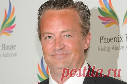 Звезда «Друзей» купил дом в США. Актер Мэттью Перри, известный по роли Чендлера в сериале «Друзья», приобрел дом в США. Об этом сообщает Dirt. Сделка проходила вне рынка. Известно, что за покупку особняка 1957 года постройки, расположенного на Голливудских холмах в Лос-Анджелесе, актер отдал без малого 5 миллионов долларов.
