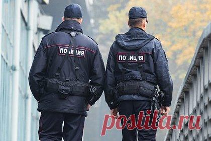 В московской кальянной 8 марта избили и оттаскали за волосы посетительницу. В Москве в кальянной на Ботанической улице избили и оттаскали за волосы посетительницу. Драка произошла ночью 8 марта после того, как один из гостей, увидев чек, посчитал, что его попытались обмануть, добавив в счет заказы с соседнего стола. Это привело к конфликту с двумя мужчинами, в который вмешалась россиянка.