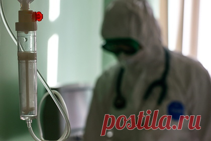 Инфекционист оценил возможность отличить омикрон от дельты без тестов. Врач-инфекционист Николай Малышев оценил, возможно ли отличить омикрон-штамм коронавируса от дельты без проведения лабораторного тестирования. Малышев отметил, что выяснить, какой именно вариант вируса у заразившегося человека очень трудно, однако заподозрить это можно.