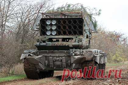 Военный высказался о боевой мощи разрабатываемого в России «Дракона». Военный эксперт, капитан первого ранга запаса Василий Дандыкин высказался о боевое мощи разрабатываемой в России тяжелой огнеметной системы ТОС-3 «Дракон». В беседе с «Лентой.ру» специалист предположил, что огнемет «Дракон» будет иметь повышенную точность и дальность стрельбы.