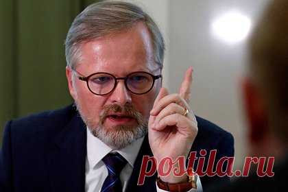 Премьера Чехии обвинили во втягивании страны в конфликт с Россией. Обозреватель Parlamentni listy Михал Малы обвинил премьер-министра Чехии Петра Фиалу в том, что тот целенаправленно действует против интересов страны, поставляя оружие Украине, чем ставит под угрозу сограждан. «Кроме того, он отстаивает принцип коллективной вины: кто русский — тот враг», — заявил он.