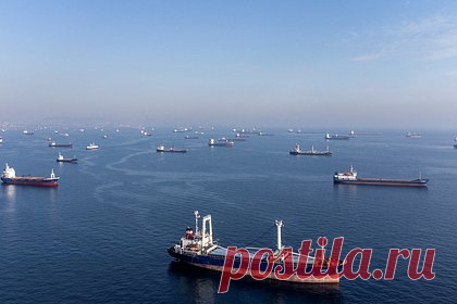 МИД России назвал условия возобновления зерновой сделки. Возобновление зерновой сделки требует выполнения меморандума Россия-ООН. Об этом заявил директор второго департамента стран СНГ МИД России Алексей Полищук. Дипломат подчеркнул, что Москва не видит прогресса в деле снятия санкционных ограничений с российских экономоператоров, задействованных в производстве и экспорте.