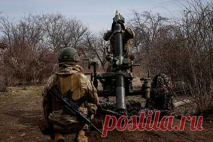 На Украине погибли трое поляков. За минувшую неделю на Украине погибли трое поляков, воевавших за Вооруженные силы Украины (ВСУ), сообщает член совета министров Польши Михаил Дворчик. Он также рассказал о судьбе тяжелораненого волонтера, который сейчас находится в Киеве, а позже будет перевезен в деревню через Львов.