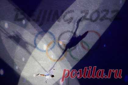 ISU объяснил перераспределение медалей на Олимпиаде-2022 по итогам дела Валиевой. Международный союз конькобежцев (ISU) объяснил перераспределение медалей командного турнира фигуристов на Олимпийских играх 2022 года в Пекине по итогам допингового дела россиянки Камилы Валиевой. В ISU заявили, что решение основано на всесторонней оценке экспертов-юристов.