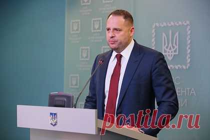 США пообещали Украине ввести санкции против России в случае агрессии. Глава офиса президента Украины Андрей Ермак заявил о том, что американский лидер Джо Байден пообещал своему украинскому коллеге Владимиру Зеленскому ввести санкции против России в случае агрессии. Он добавил, что США готовы предоставить необходимую помощь, чтобы Киев мог дать отпор внешним врагам.