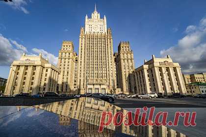 В МИД России обвинили ЕС в провоцировании Белоруссии на перекрытие транзита газа. Ни Россия, ни Евросоюз не заинтересованы в прекращении транзита газа через Белоруссию, однако ЕС должен понимать последствия «удушения» Минска санкциями. В МИД России обвинили Запад в провоцировании белорусских властей на перекрытие подачи газа в Европу и назвали искусственными поводы к наложению санкций на страну.